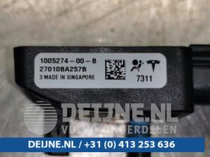 Tesla Model S Airbag sensor O97958 photo 2