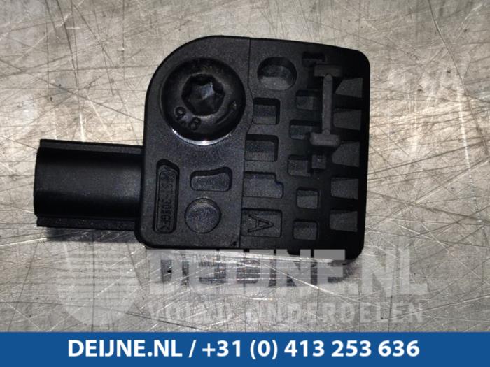 Tesla Model S Airbag Sensor O97956