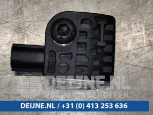 Gebruikte Airbag Sensor Tesla Model S 75D Prijs € 18,15 Inclusief btw aangeboden door van Deijne Onderdelen Uden B.V.