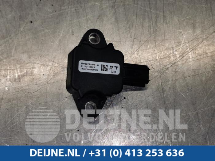 Tesla Model S Airbag Sensor O97964