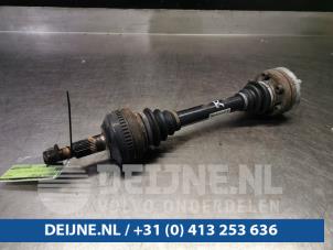 Gebruikte Steekas rechts-achter Porsche 911 (996) 3.6 Carrera 24V Prijs € 275,00 Margeregeling aangeboden door van Deijne Onderdelen Uden B.V.