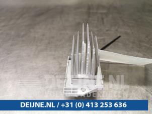 Tesla Model S Kachel Weerstand O98243 foto 2