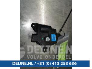 Tesla Model S Kachelklep Motor O98244 foto 2
