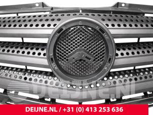 Mercedes Sprinter Grille O9990001324 photo 4