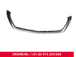 Mercedes Sprinter Grillleiste O9990001325 foto 2