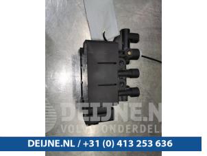 Tesla Model S Luchtvering module O98282 foto 2