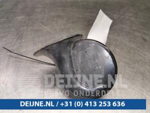 Tesla Model S Horn O98291 photo 2