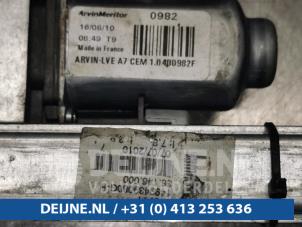 Renault Trafic Fenstermechanik 2-türig links vorne O98351 foto 2