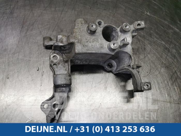 Citroen Berlingo Dynamosteun boven O98470