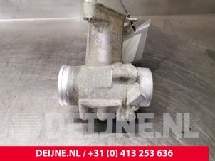 Nissan Interstar EGR Klep O98530 foto 3
