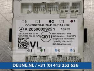 Mercedes C-Klasse Central door locking module O99050 photo 2