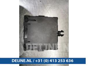 Mercedes C-Klasse Central door locking module O99050 photo 3