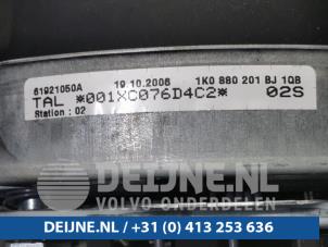 Volkswagen Golf Left airbag (steering wheel) O99175 photo 3