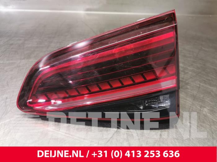 Volkswagen Golf Taillight, right O99210