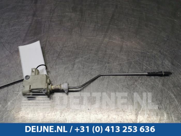 Volkswagen Passat Tank flap lock motor O99373