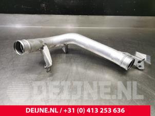 Gebruikte Intercooler Buis Volvo S80 (AR/AS) 2.0 D4 16V Prijs € 50,00 Margeregeling aangeboden door van Deijne Onderdelen Uden B.V.
