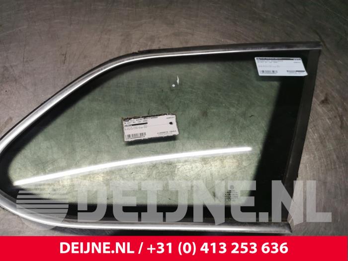 Volkswagen Golf Driehoeks Ruit rechts-achter O99491