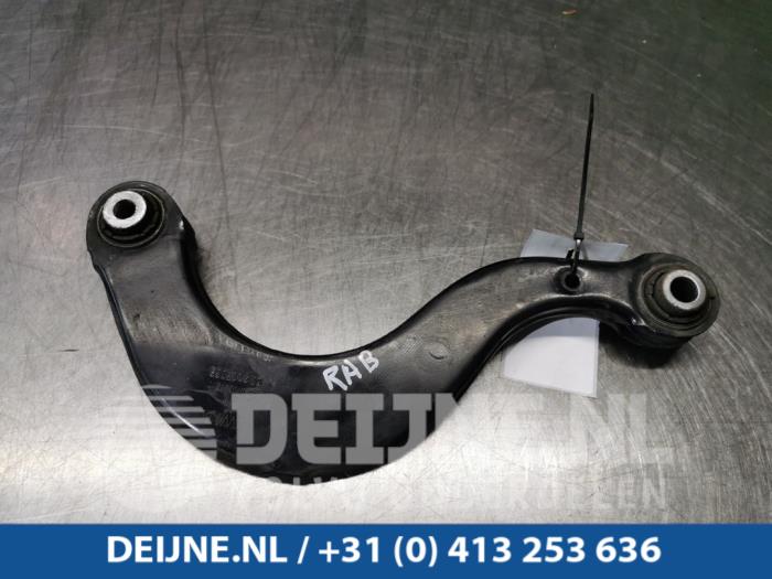 Volkswagen Golf Rear upper wishbone, right O99549