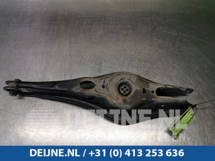 Volkswagen Golf Rear spring retainer, left O99550