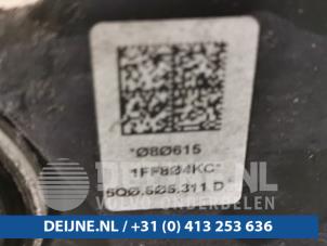Volkswagen Golf Veerschotel links-achter O99550 foto 2