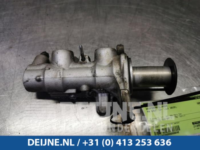 Volkswagen Golf Hauptbremszylinder O99640