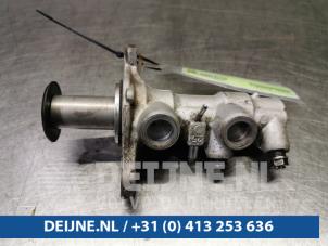 Volkswagen Golf Master cylinder O99640 photo 2