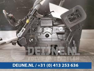 Volkswagen Golf Front door lock mechanism 4-door, right O99656 photo 2