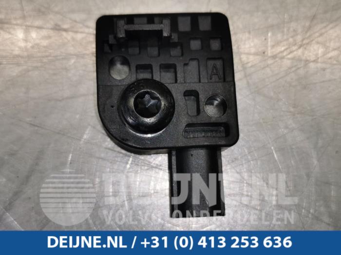 Tesla Model S Airbag Sensor O99696