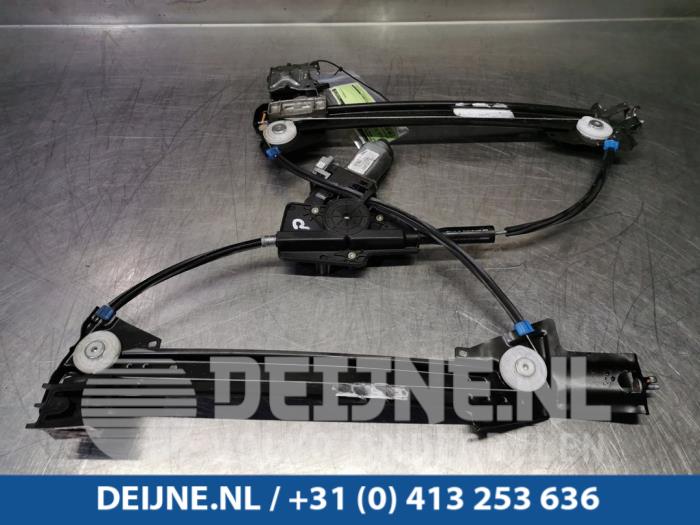 Tesla Model S Rear door window mechanism 4-door, right O99722