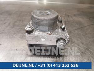 Renault Captur ABS pump O99725 photo 3