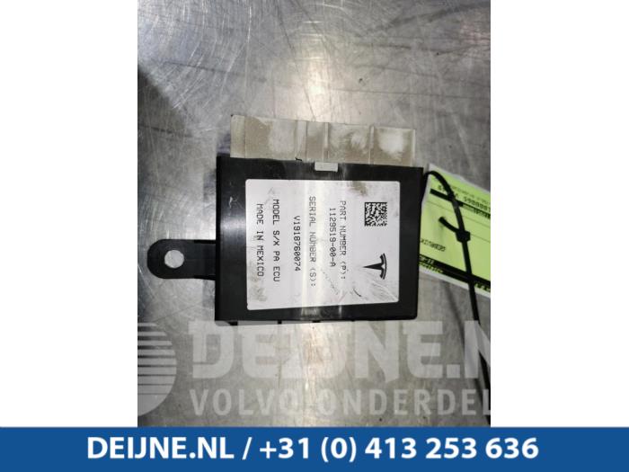 Tesla Model S Parking assist computer O99732