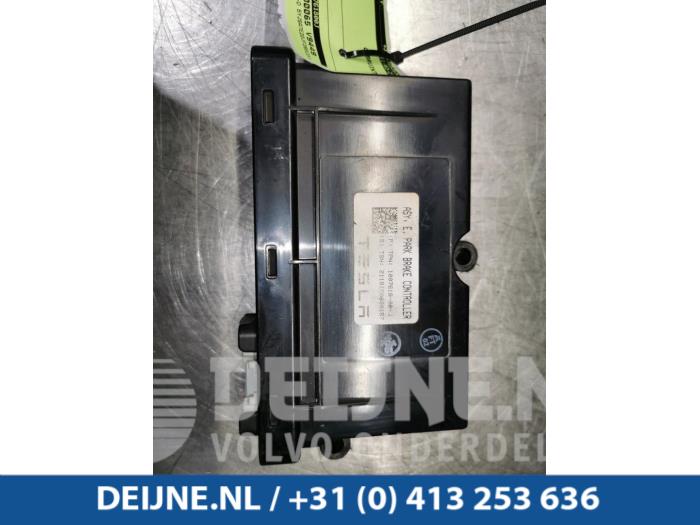 Gebruikte Modele EPB Tesla Model S 75D Prijs € 30,25 Inclusief btw aangeboden door van Deijne Onderdelen Uden B.V.
