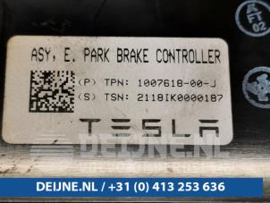 Tesla Model S Handbremse Modul O99733 foto 4