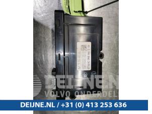 Gebruikte Handrem Module Tesla Model S 75D Prijs € 30,25 Inclusief btw aangeboden door van Deijne Onderdelen Uden B.V.