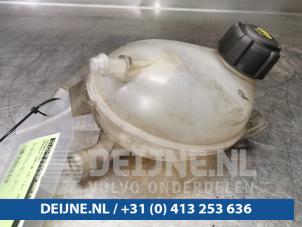 Renault Captur Ausgleichsbehälter O99744 foto 2