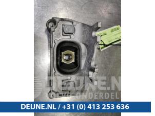Renault Captur Motorsteun O99751 foto 2