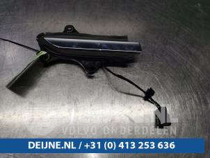 Gebruikte Portiergreep 4Deurs rechts-achter Tesla Model X 100D Prijs € 181,50 Inclusief btw aangeboden door van Deijne Onderdelen Uden B.V.