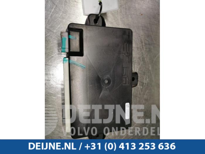 Gebruikte Deur module Tesla Model X 100D Prijs € 96,80 Inclusief btw aangeboden door van Deijne Onderdelen Uden B.V.