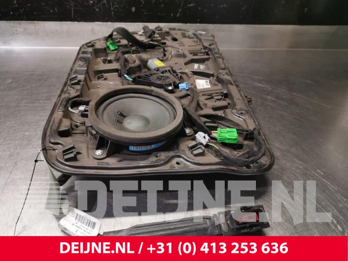 Volvo V40 Ruitmechaniek 4Deurs links-voor O99957