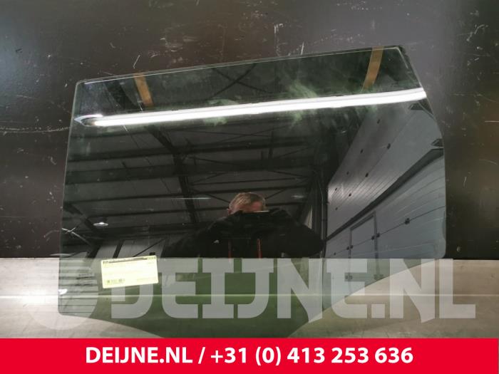Volvo V70 Portierruit 4Deurs links-achter O99999