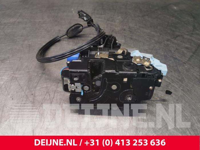 Volkswagen Golf Plus Rear door mechanism 4-door, right O100056