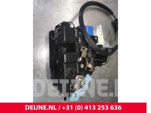 Volkswagen Golf Plus Deurslot Mechaniek 4Deurs rechts-achter O100056 foto 4