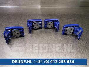Volkswagen Crafter Scharnier- Set O100131 foto 2