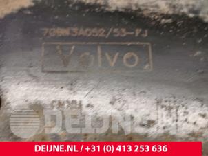 Volvo XC70 Front lower wishbone, right O100416 photo 3