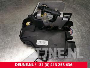 Audi A4 Türschlossmechanik 4-türig links vorne O100815 foto 4