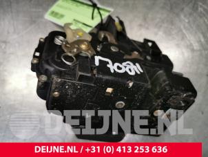Audi A4 Türschlossmechanik 4-türig links vorne O100815 foto 2