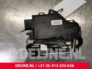 Audi A4 Türschlossmechanik 4-türig links vorne O100815 foto 3