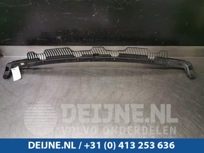 Volkswagen Golf Rear bumper bracket central O100821