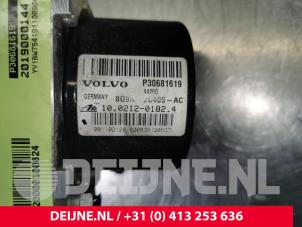 Volvo V70 ABS Pomp O100824 foto 2