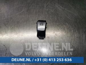 Gebruikte Schakelaar handrem Mercedes GLC (X253) 2.0 250 16V 4-Matic Prijs € 10,00 Margeregeling aangeboden door van Deijne Onderdelen Uden B.V.
